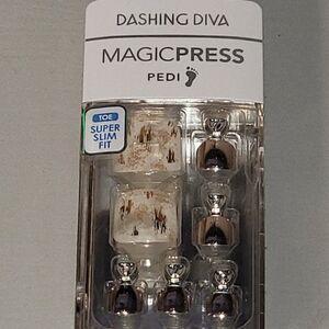 DASHING DIVA Magic Press Oh California Pedi Gold Touch